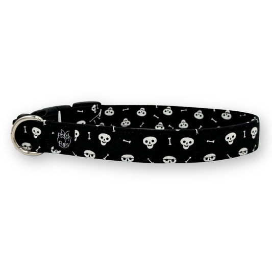 Glow in the Dark Skulls Collar
